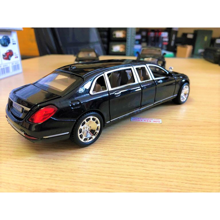 Mô hình xe Mercedes-Maybach S650 Pullman 1:32 hãng XLG, mở 6 cửa, khung kim loại chắc chắn