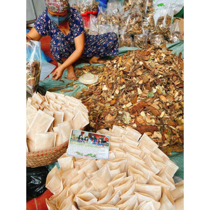 LÁ TẮM SAU SINH DÂN TỘC DAO ĐỎ