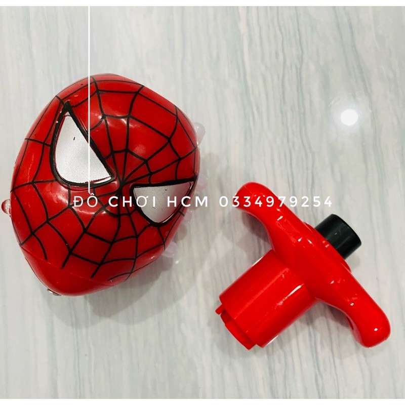 [CÓ ĐÈN NHẠC] Đồ chơi trẻ em cù quay siêu nhân nhện spider man dành cho bé thích cù banh quay cót xoay, nhấn cót 8832