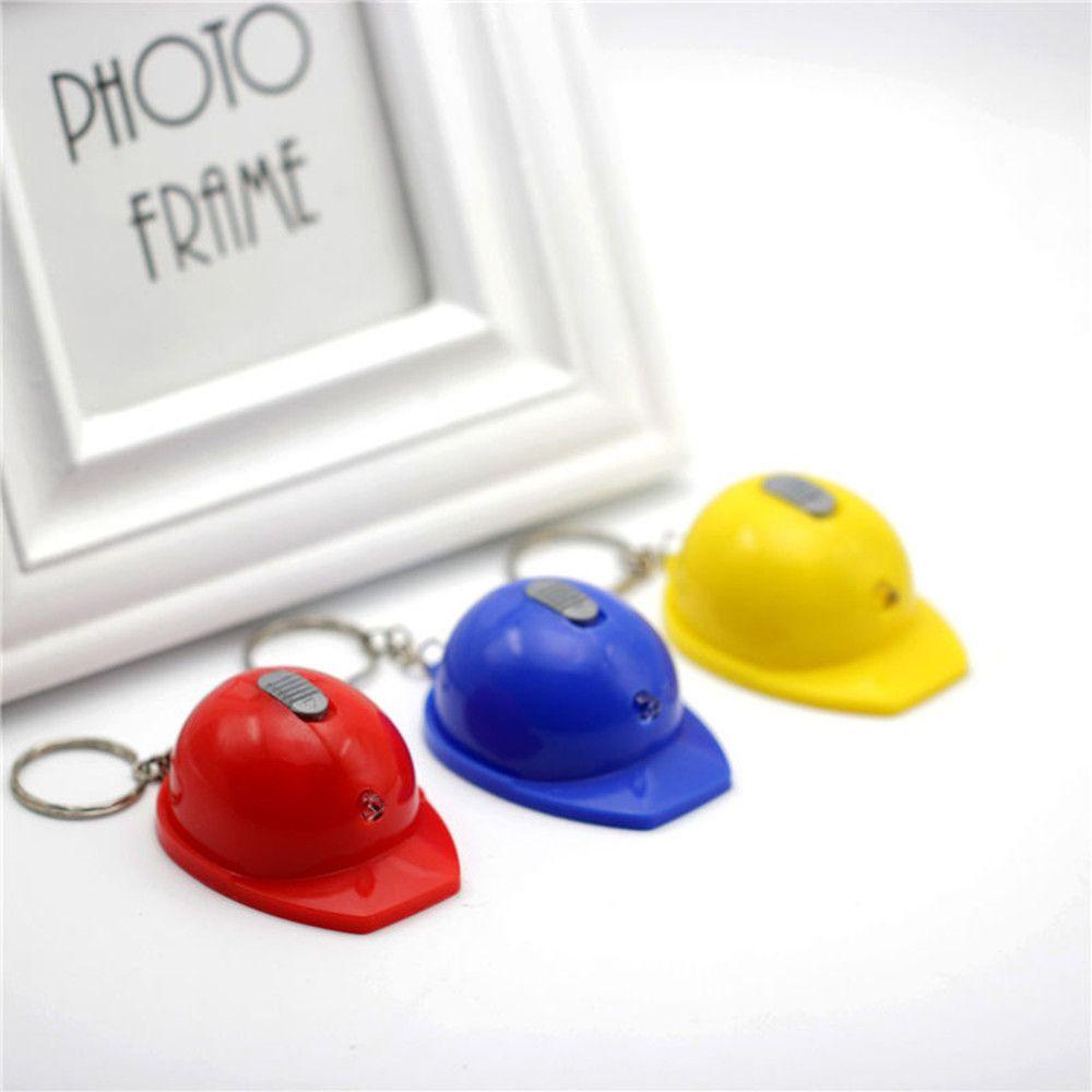 Móc Khóa Hình Chai Nước Có Đèn LED