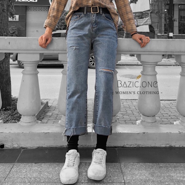 Quần jeans rách xắn gấu