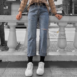 Quần jeans rách xắn gấu