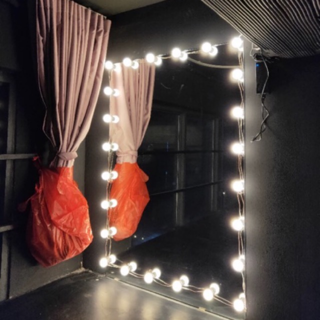 Đèn led gắn gương điều chỉnh độ sáng xoay 360 độ | BigBuy360 - bigbuy360.vn