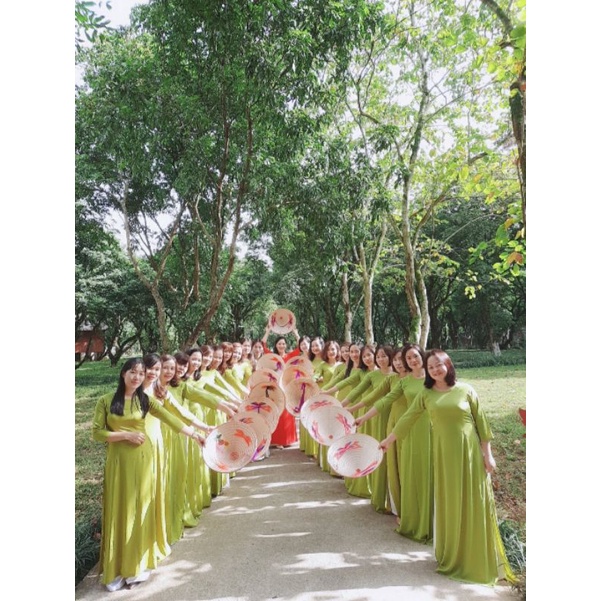 Áo dài thiết kế 4 tà, kèm quần