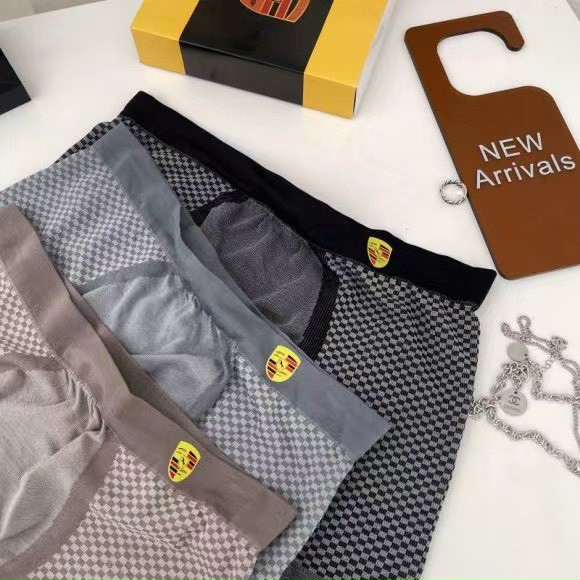 Hộp 3 Sịp đùi cao cấp mẫu mới, chất liệu thông hơi thoáng khí, co giãn 4 chiều, không gây khó chịu.