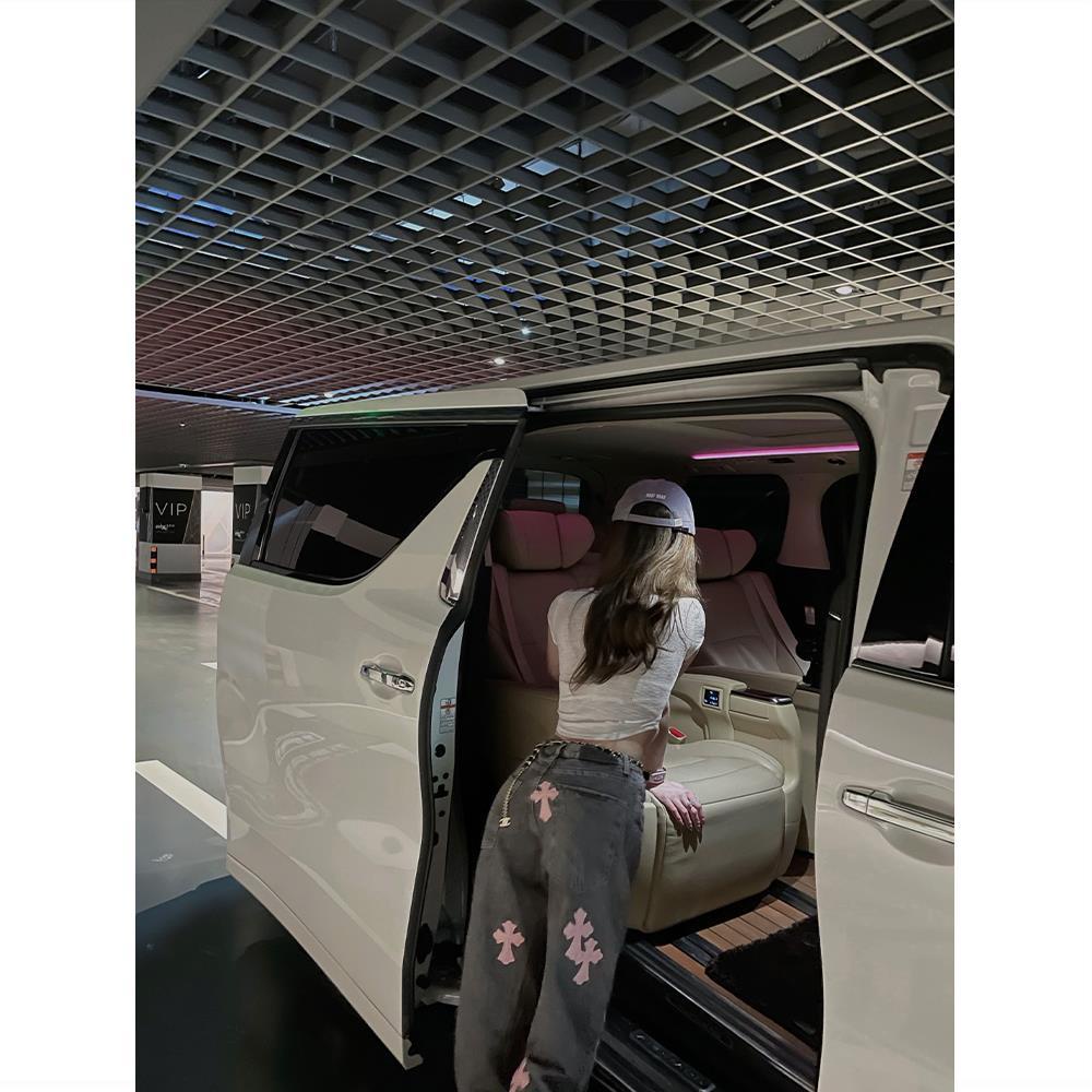 Quần jean ống thẳng dài họa tiết chữ thập màu hồng eo cao cho nữ