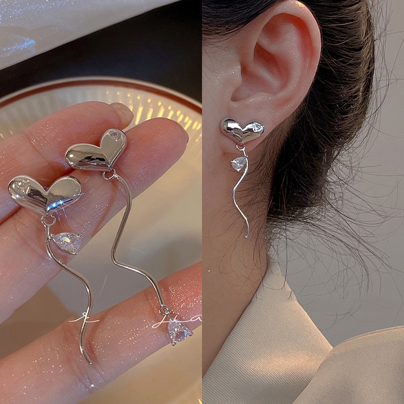 Khuyên Tai Hình Trái Tim Đính Đá Phong Cách Ngọt Ngào Thanh Lịch Cho Nữ