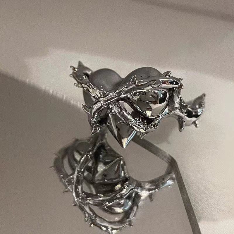 Nhẫn hở hình trái tim và gai phong cách hip hop thời trang cho cặp đôi