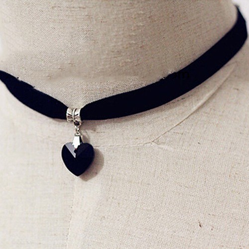 Choker nhung mặt hình trái tim cá tính cho nữ