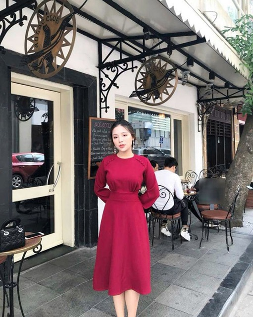 Đầm xoè màu đỏ tay dài cổ tròn dự tiệc phối nút hàng bao đẹp size M L XL