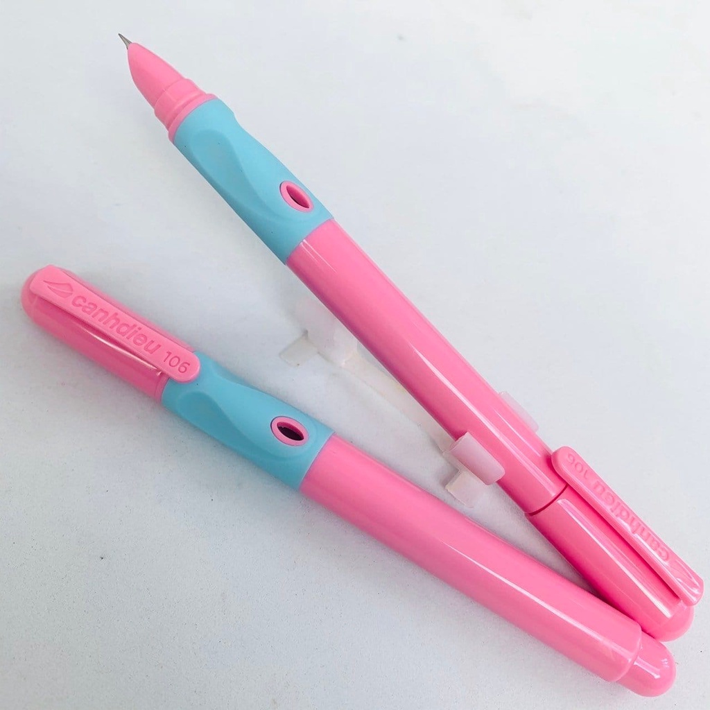 Bút mực cho bé, bút máy luyện chữ đẹp CÁNH DIỀU 106 có định vị cho học sinh từ lớp 1 đến 5, ngòi kim tinh nét tròn đều.
