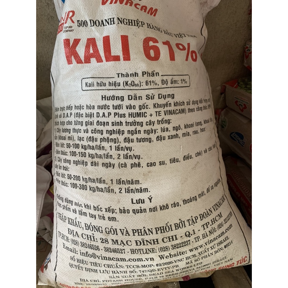 Kali hạt đỏ dạng viên dùng bón khi cây ra trái, giúp quả to, ngọt, mọng nước