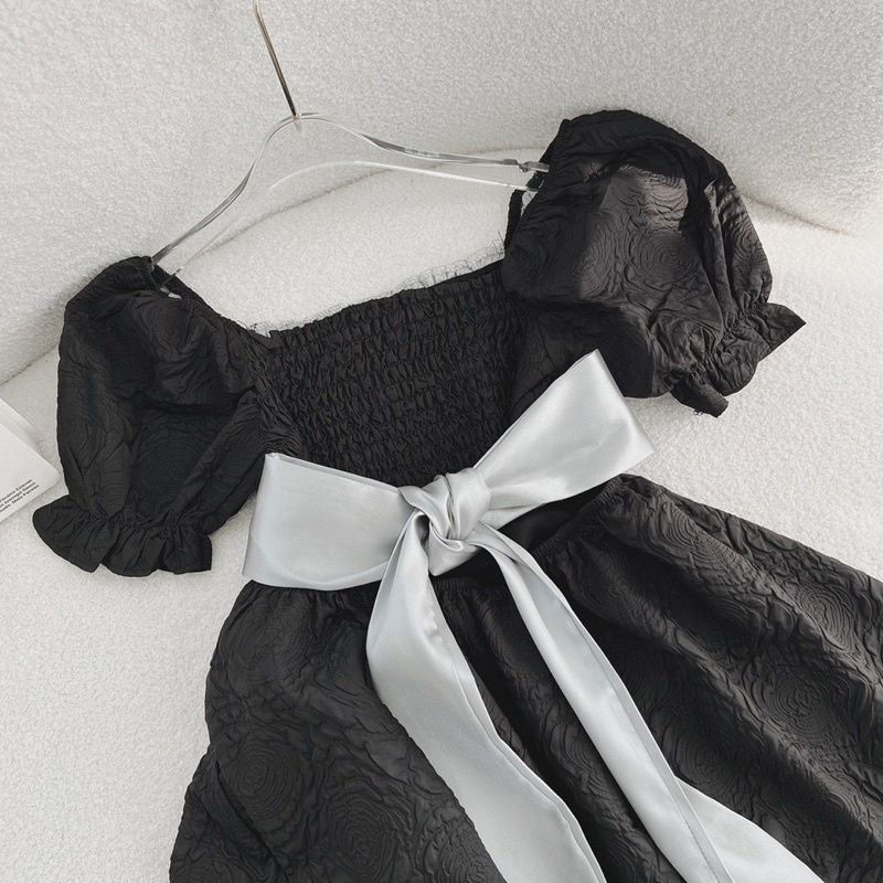 Đầm form babydoll xinh xắn, cổ vuông tay bồng