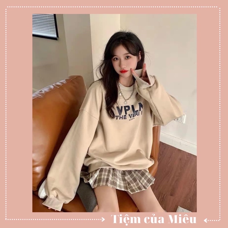 Set áo swt mix chân váy kẻ tennis Tiệm của Miêu màu nâu đất/ be | BigBuy360 - bigbuy360.vn