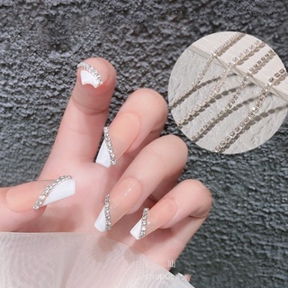 Dây xích tranh trí móng bán lẻ