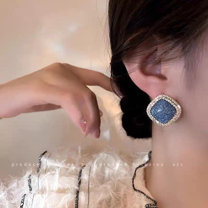 Khuyên tai nữ thiết kế hình vuông viền đá sang trọng H3