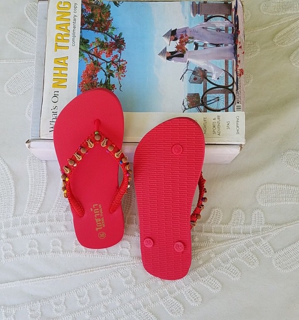 Dép Nữ Xỏ Ngón Dép Tông Nữ Quai Đính Ngọc/ Sò Ốc Sang Chảnh Size 35-38 - Hàng Thái Lan - Lucky Girl shop