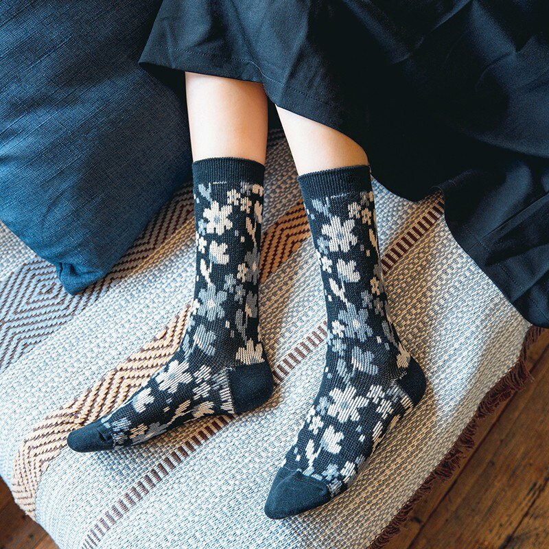 Retro Floral Cotton Women Mid-length Socks High Quality Double Needle Harajuku Style Lolita Sweet Girls Long Socks Women Socks