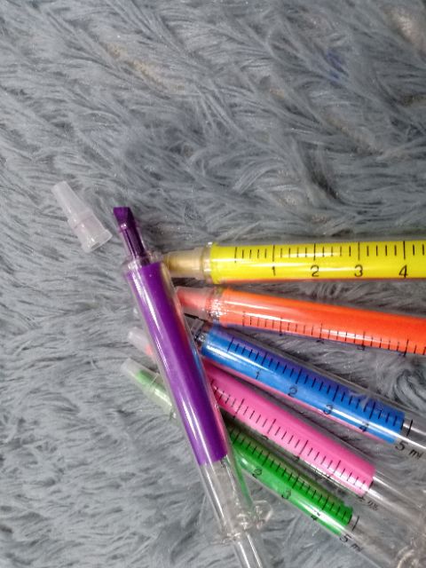 Bút dạ quang hình kim tim