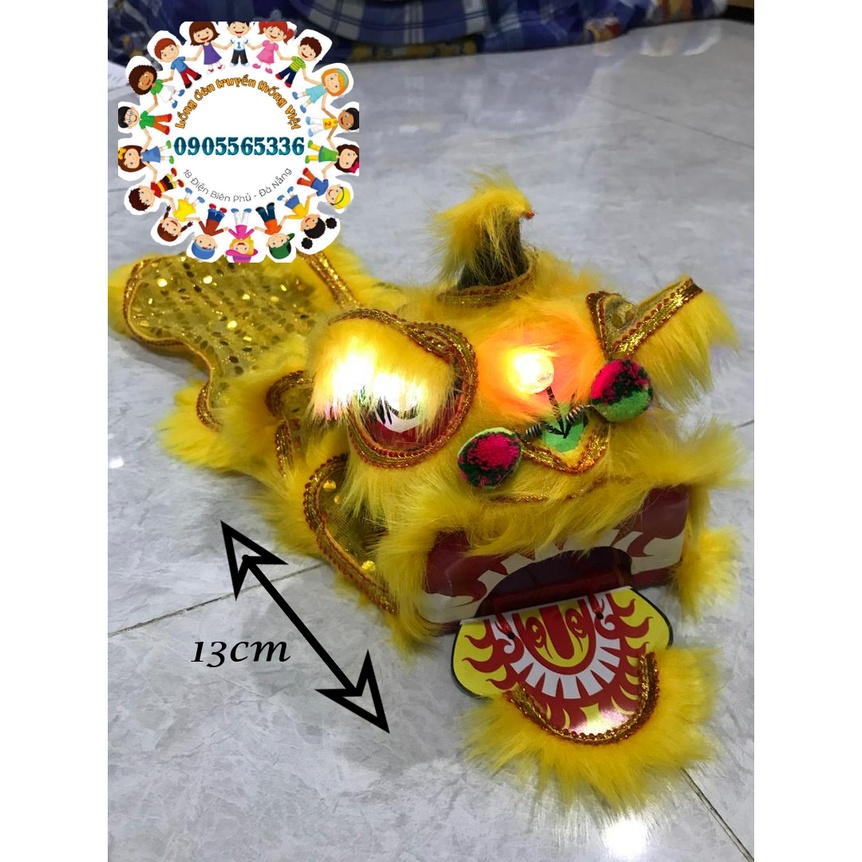 Đầu lân cầm tay siêu sắc sảo size 15cm có đuôi lông cừu kim sa và mắt chớp đèn led
