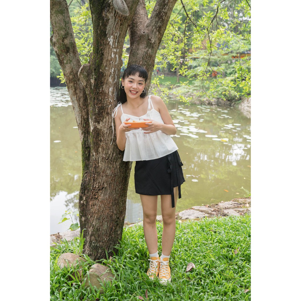 Anniegals - Quần váy cột dây màu đen - Black Wrapped Skort
