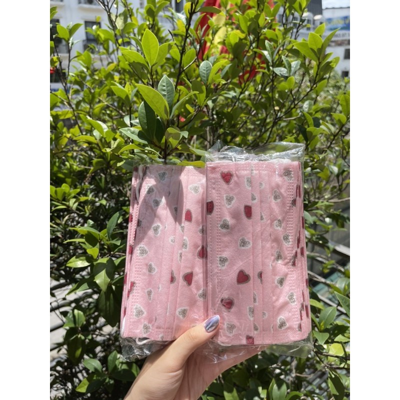 [HOT] Khẩu trang trái tim y tế 4 lớp siêu cute | BigBuy360 - bigbuy360.vn