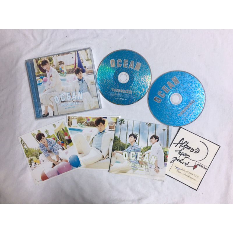 Tvxq dbsk album Nhật Ocea gồm cd, Dvd kèm 2 mini booklet như hình.