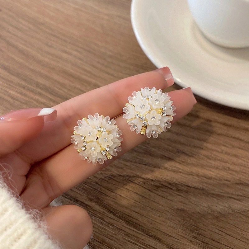 Bông Tai Hình Hoa Đính Đá Sang Trọng Phong Cách Hàn Quốc