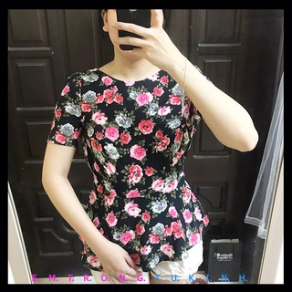 Áo thun pelum hiệu H&M Hoa văn Size S