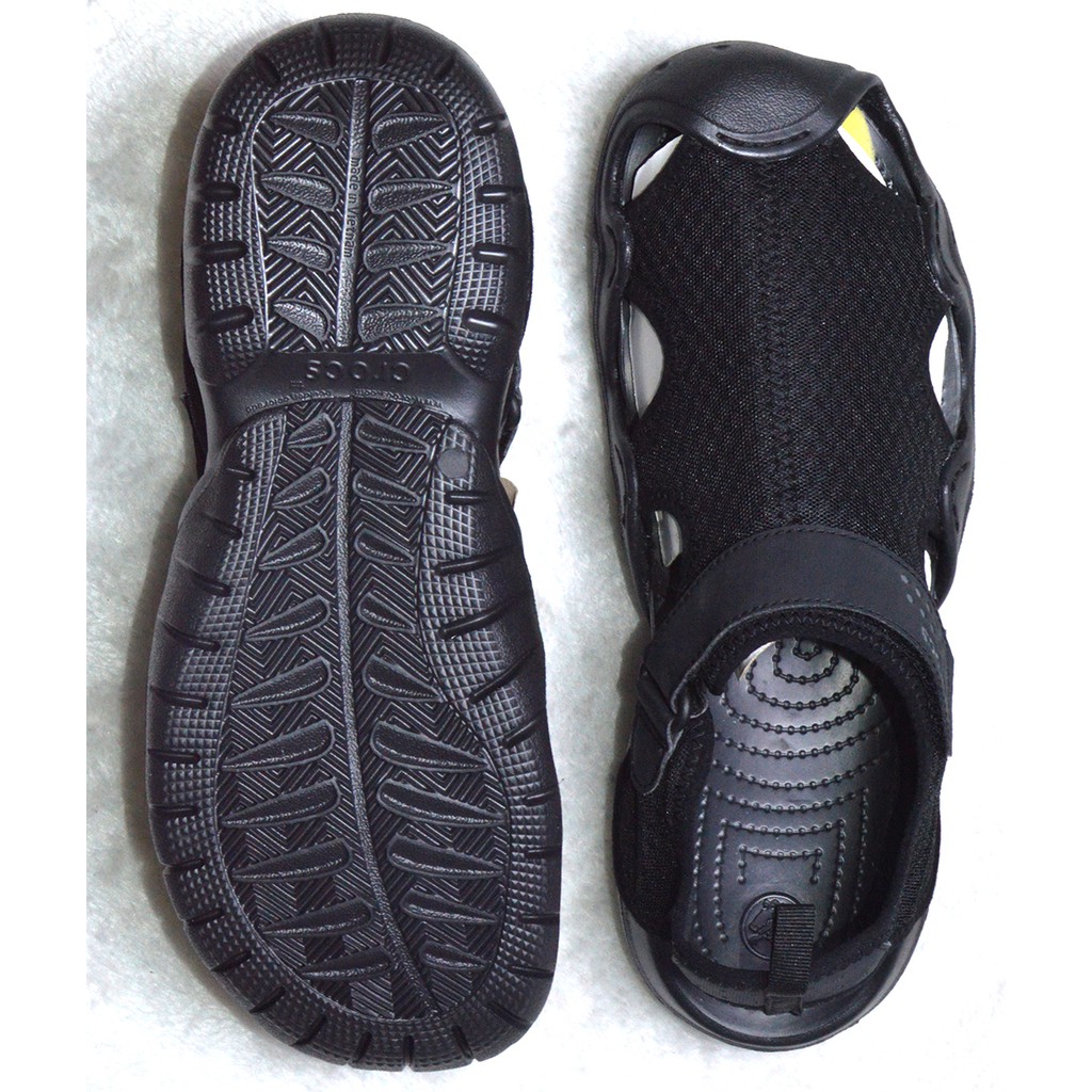 Dép crocs vai nam màu đen chữ đen