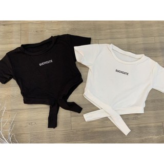 Áo croptop xoắn ngực