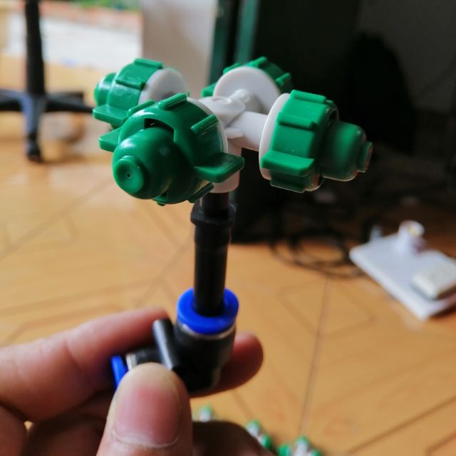 Béc phun sương 4 hướng co cuối ống 8mm