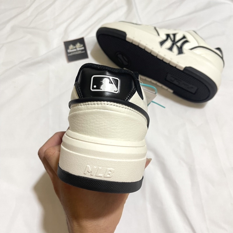 Giày MLB liner NY chunky ofwhite đế cao trắng đen cao cấp, giày MC QUEEN NY trắng kẻ đen mới