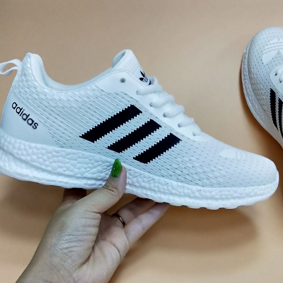 Giày Thể Thao Adidas Màu Trắng Năng Động Thời Trang Dành Cho Cả Nam Và Nữ