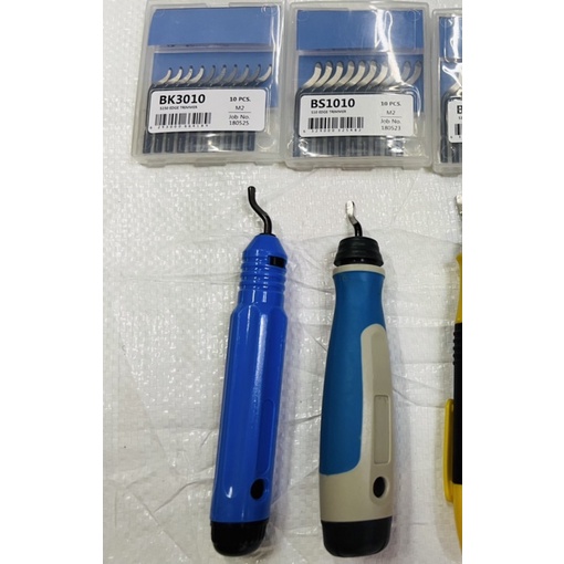 Bộ cán cạo Bavia  gồm NG8150 và 10 lưỡi cạo BS1010, hàng NOGA chính hãng, chất lượng và giá tốt nhất