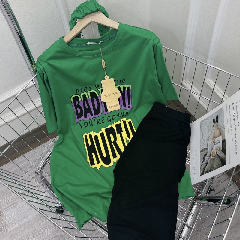 Set áo phông xanh in chữ thụng rộng mix quần legging đùi màu xanh két