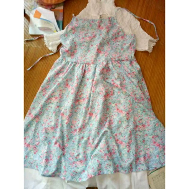 Set váy hoa dây+  áo kiểu ngắn tay.