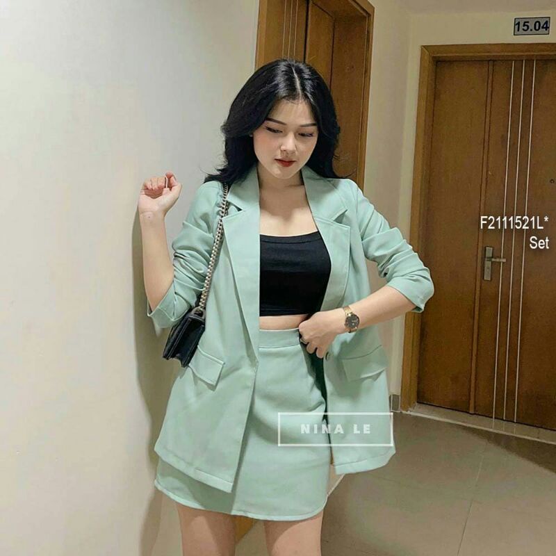 Set áo khoác vest tay dài phối chân váy ngắn