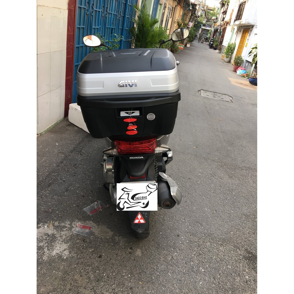 Combo thùng xe PCX, thùng Givi B32N Bold, baga PCX và gối tựa lưng E88M. Hàng Givi chính hãng, bảo hành 2 năm.