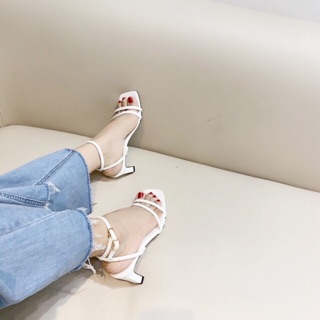 Sandal 2 dây mảnh xéo da bóng gót dẹp 6p
