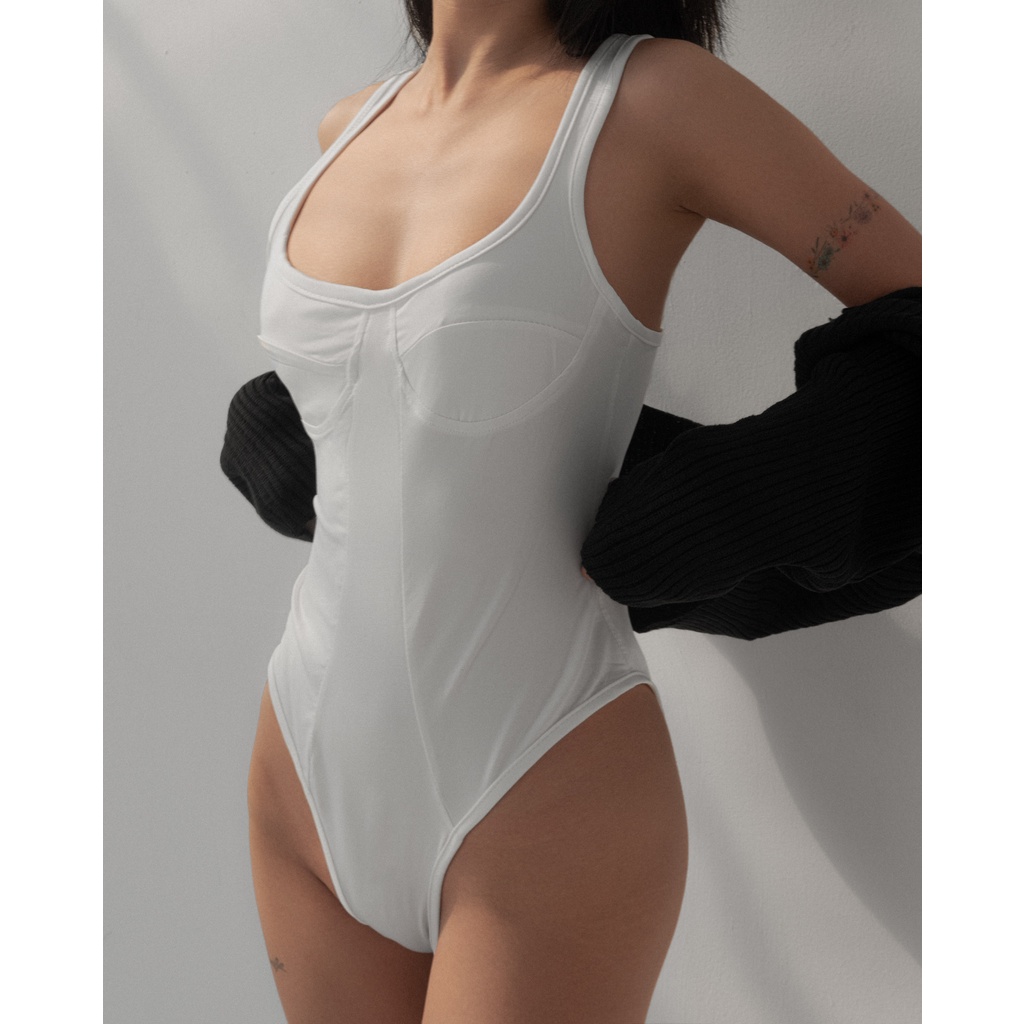 Áo bodysuit hai dây  thun co giãn tôn dáng OUTISCLOSET | BigBuy360 - bigbuy360.vn