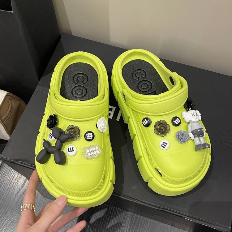 Dép Cross nữ Bearbrick kèm Sticker dễ thương bản cao cấp đế 5cm.