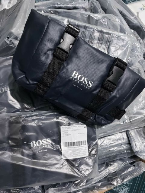 Túi mỹ phẩm Hugo Boss Bottled Infinite Wedbag