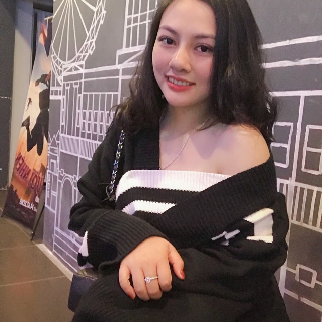 Áo len trễ vai