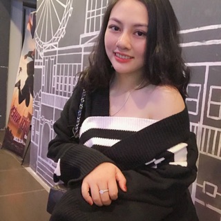 Áo len trễ vai