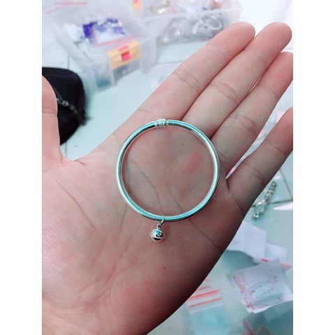 Vòng bạc trơn mix chuông chuẩn bạc ta cho bé yêu - Kho sỉ bạc Nhất Linh