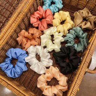 Cột tóc vải scrunchies loại satin bóng Bảng B