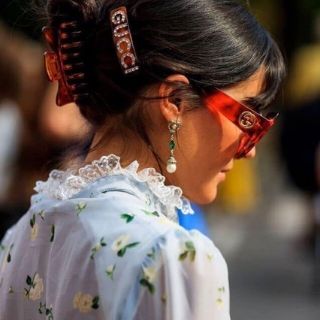 Kẹp tóc mái gucci hot trend