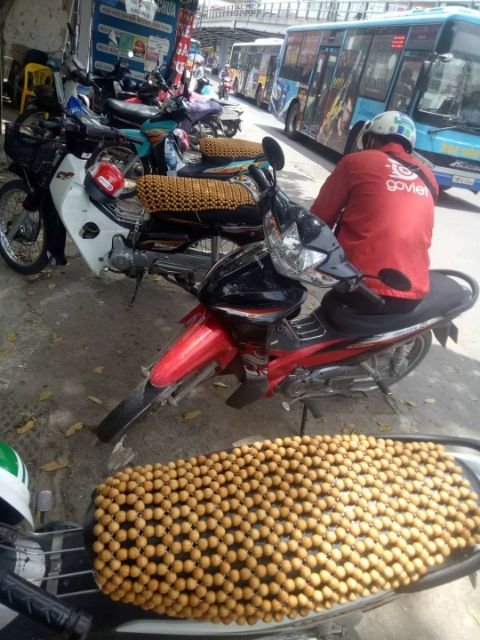 Miếng lót yên xe máy hạt gỗ full yên