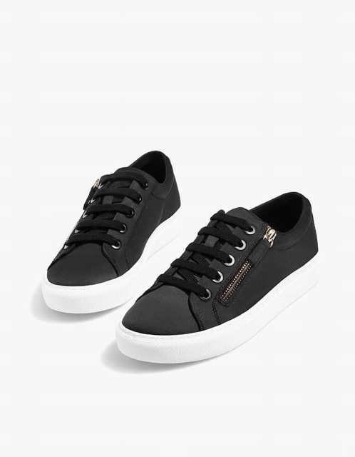 Sneakers Stradivarius xuất dư xịn